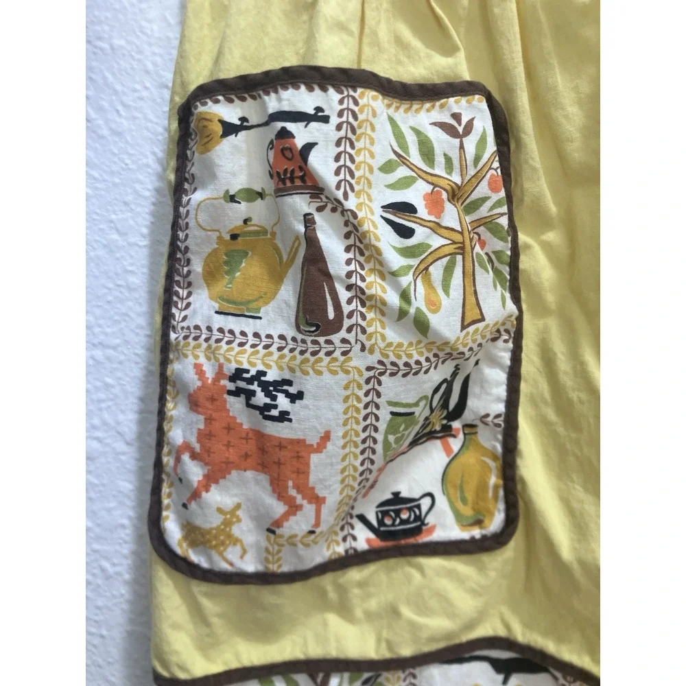 Vintage Yellow Half Apron Pocket 70s Retro Kitsch Stove & Tea Kettle Design